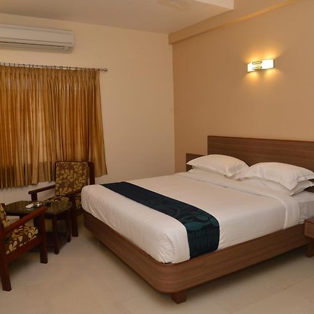Sri Balaji Hotels Tiruchengodu 외부 사진