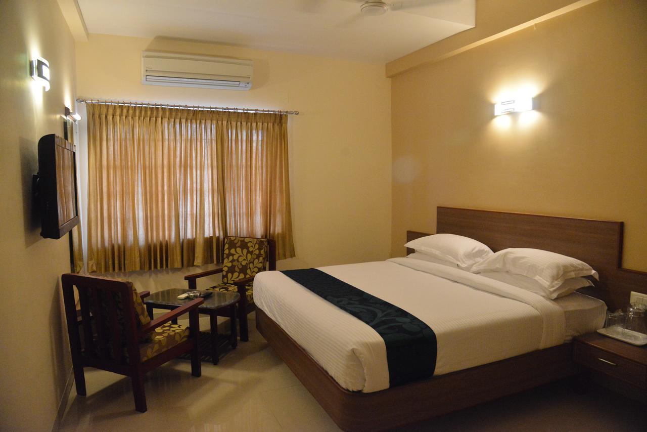 Sri Balaji Hotels Tiruchengodu 외부 사진