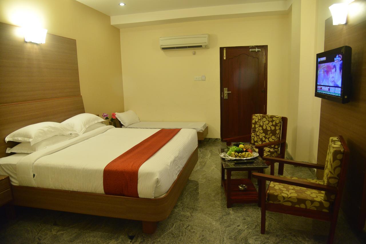 Sri Balaji Hotels Tiruchengodu 외부 사진