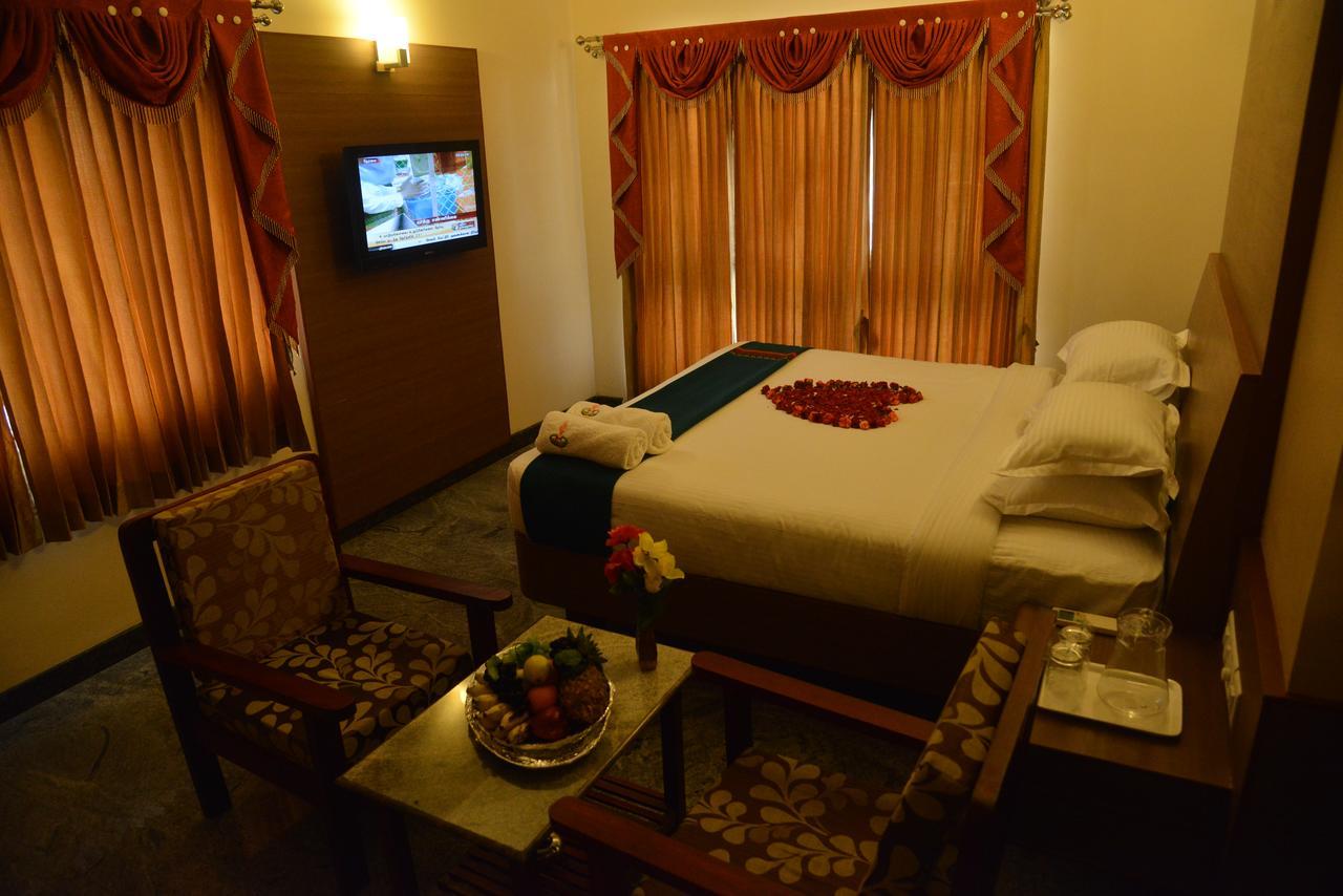 Sri Balaji Hotels Tiruchengodu 외부 사진