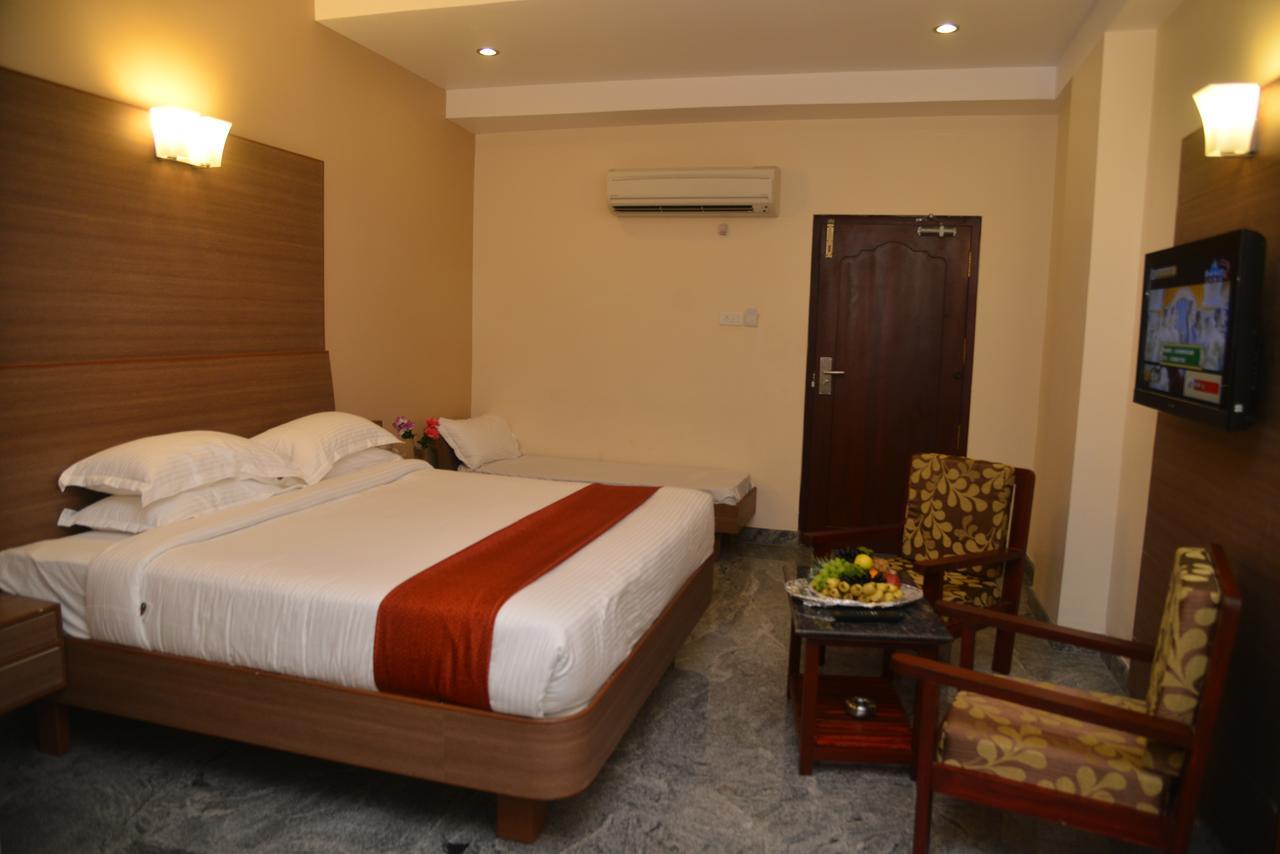 Sri Balaji Hotels Tiruchengodu 외부 사진
